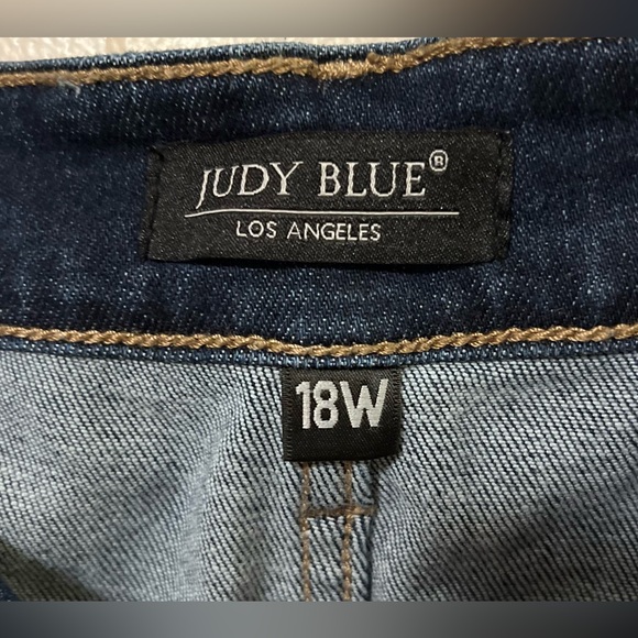 JUDY BLUE ALBANY HIGH RISE DISTRESSED CROPPED WIDE LEG NWOT - Picture 5 of 9